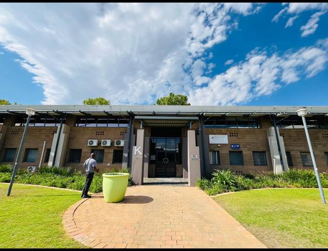 1,840M² OFFICE TO LET IN RANDJESPARK